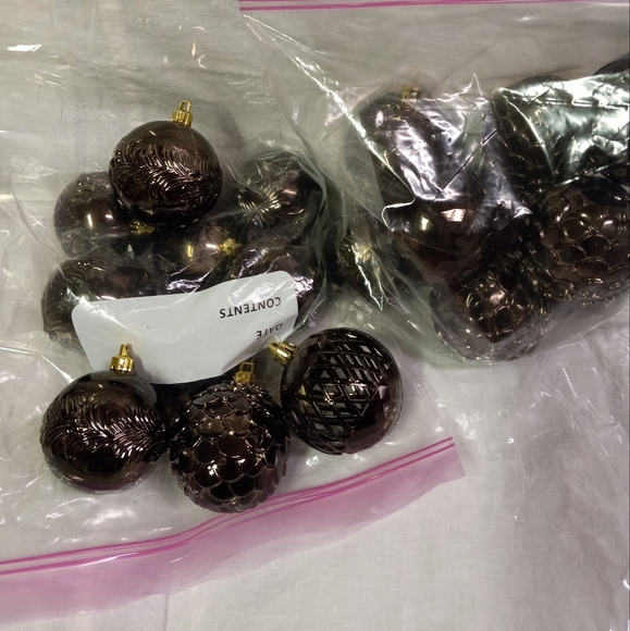 Lot of 18 3D Shadowproof Christmas Tree Ornaments Deep Purple 3" each - Picture 2 of 6